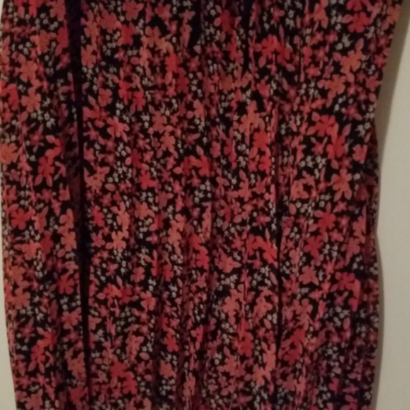 Julian Taylor 2 Piece Skirt Suit.  Size: 14 - Picture 4 of 5